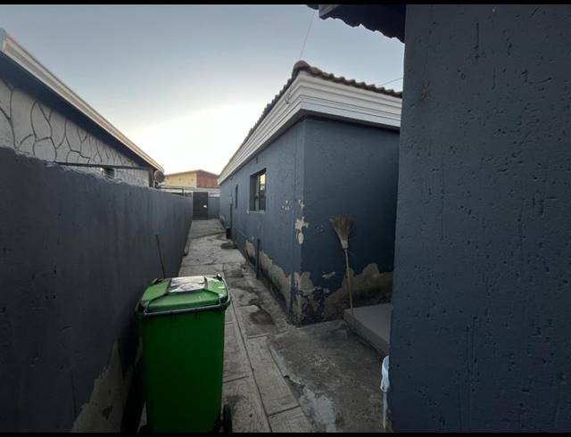 2 BEDROOM HOUSE FOR SALE IN MOLAPO